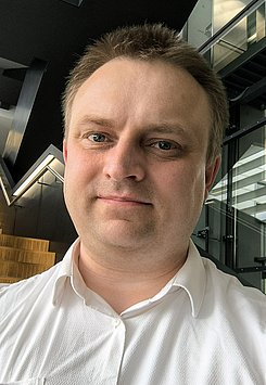Herr Dr. Ralf Erlebach